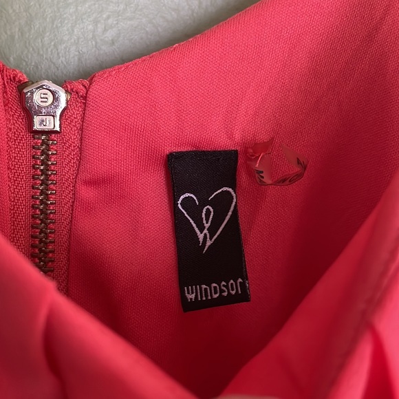 Dress - Picture 5 of 5